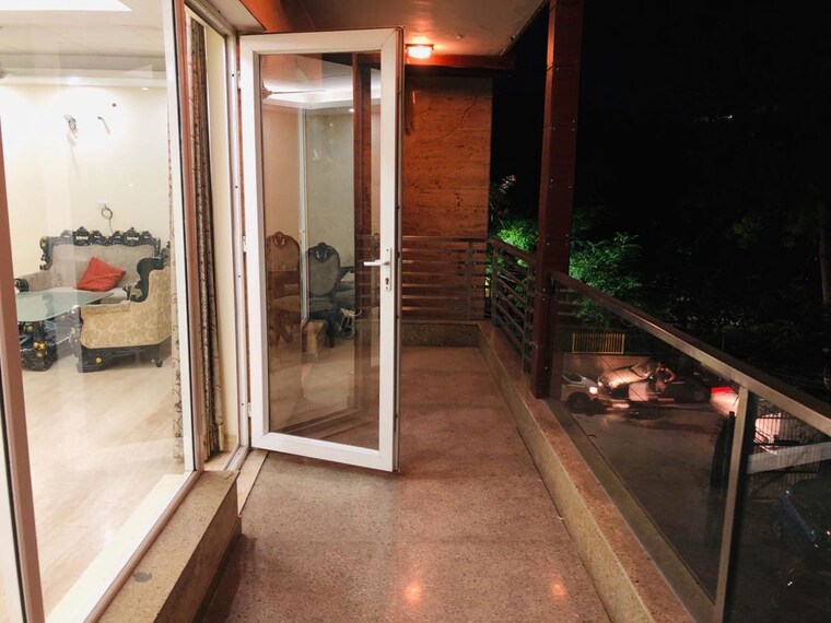 Balcony, malviya nagar 3 Bedroom 250 Sq.Yd. Builder Floor In Malviya Nagar Delhi 10569492