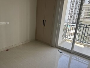 Room in 2 BHK Apartment at Eldeco Live By The Greens, Sector 150 – for Rent