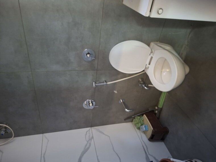 Bathroom, manas-residency-kasarvadavali 2 Bedroom 700 Sq.Ft. Apartment In Kasarvadavali Thane 10569587