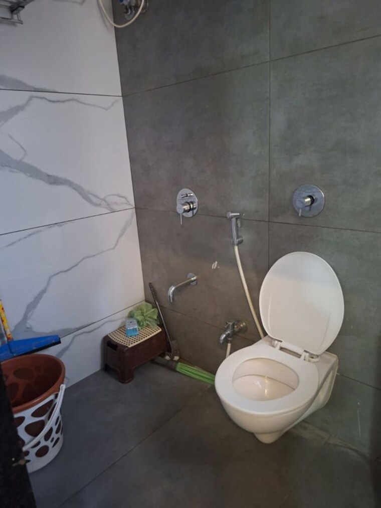 Bathroom, vihang-valley-phase-2 1 Bedroom 750 Sq.Ft. Apartment In Kasarvadavali Thane 10569592