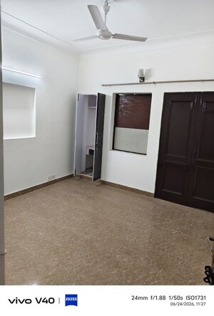 Room in 3 BHK Builder Floor at Saket – for Rent
