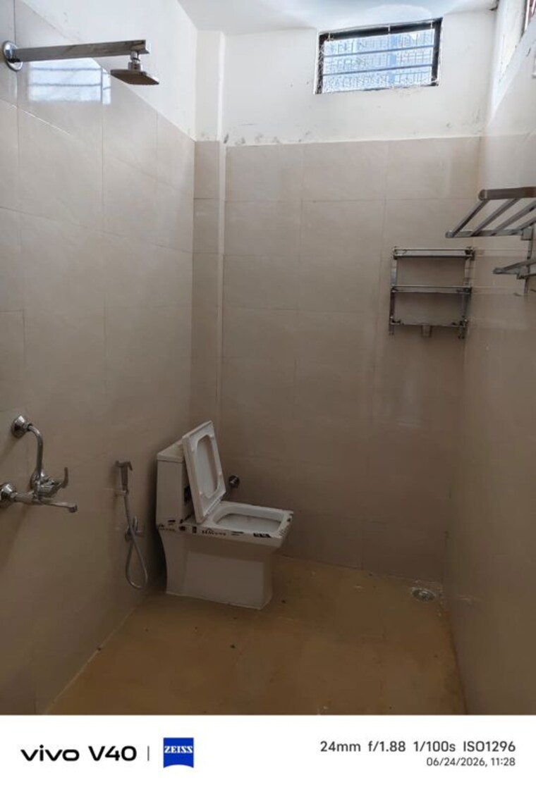 Bathroom, saket 3 Bedroom 200 Sq.Yd. Builder Floor In Saket Delhi 10569604