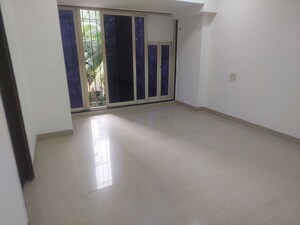 Room in 4 BHK Apartment at Swastik Park CHS Goregaon, Goregaon West – for Sale