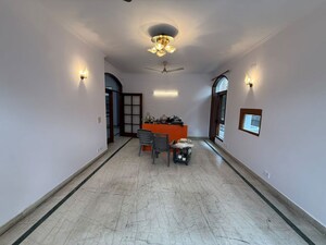 3 BHK Builder Floor For Rent in Nehru Enclave