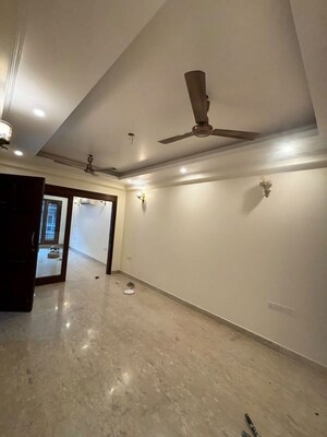 Room in 3 BHK Builder Floor at Greater Kailash I – for Rent