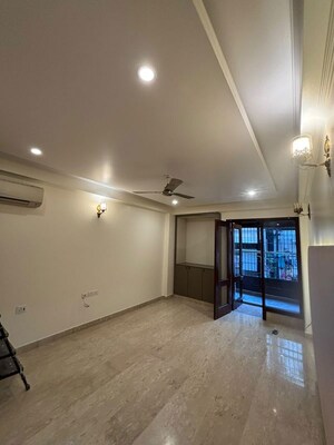 Room in 3 BHK Builder Floor at Greater Kailash I – for Rent
