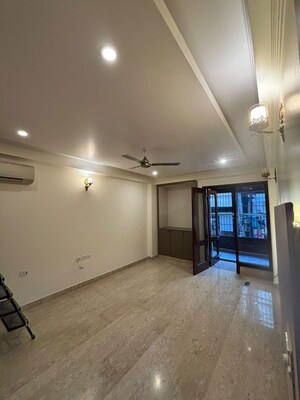 Room in 3 BHK Builder Floor at Greater Kailash I – for Rent