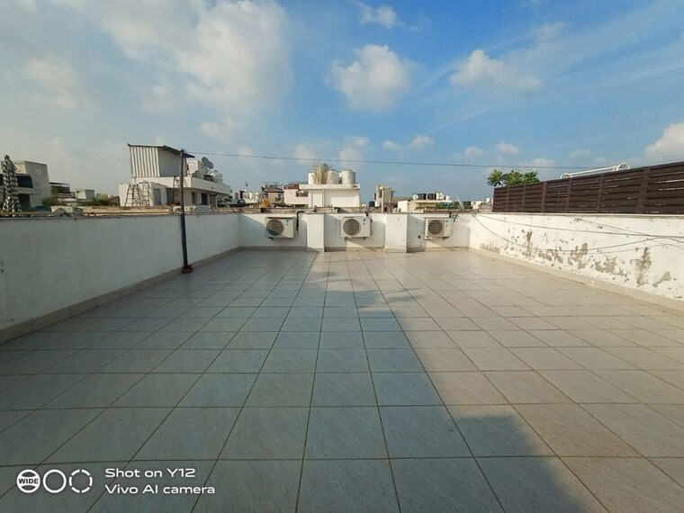 Swimming Pool, greater kailash i 3 Bedroom 208 Sq.Ft. Builder Floor In Greater Kailash I Delhi 10569620