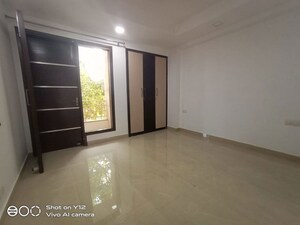Room in 3 BHK Builder Floor at Greater Kailash I – for Rent
