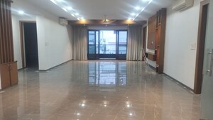 Room in 3 BHK Builder Floor at Jubilee Hills – for Rent