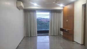 Room in 3 BHK Builder Floor at Jubilee Hills – for Rent
