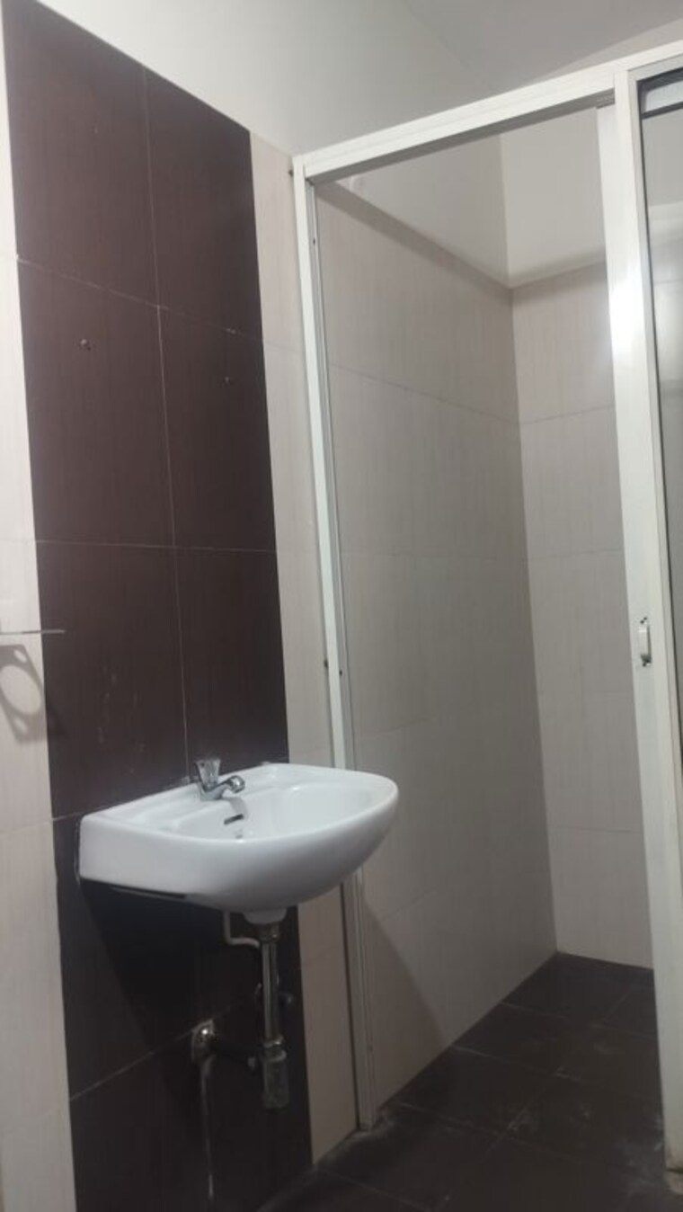 Bathroom, jubilee hills 3 Bedroom 2300 Sq.Ft. Apartment In Jubilee Hills Hyderabad 10569631