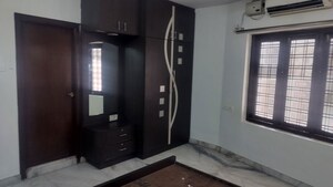 Room in 3 BHK Apartment at Jubilee Hills – for Rent