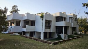 3.5 BHK Villa – Exterior View View at Sainik Farm - for Rent