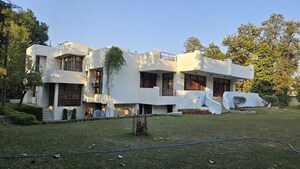 3.5 BHK Villa For Rent in Sainik Farm