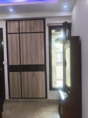 Room in 2 BHK Builder Floor at Sector 51 – for Rent