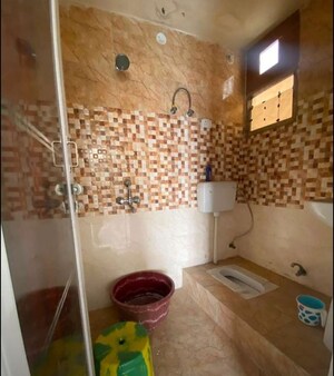 Bathroom in 3.5 BHK Apartment at Hazratganj – for Rent
