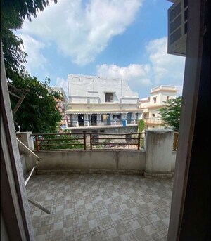 Balcony in 3.5 BHK Apartment at Hazratganj – for Rent
