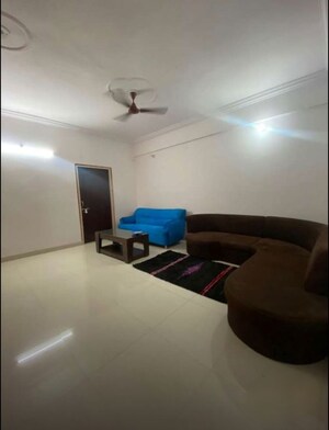 Living Room in 3.5 BHK Apartment at Hazratganj – for Rent