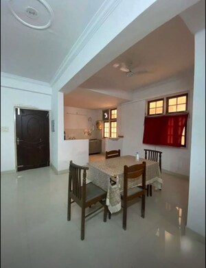Dining area in 3.5 BHK Apartment at Hazratganj – for Rent