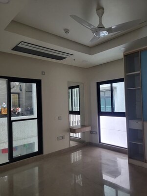Room in 3 BHK Apartment at Aparna One, Shaikpet – for Rent