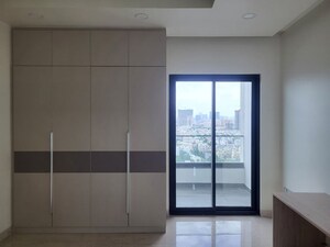 Room in 3 BHK Apartment at Aparna One, Shaikpet – for Rent