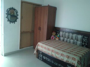 Bedroom in 2 BHK Apartment at Sector 37 – for Rent