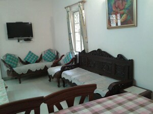 Living Room in 2 BHK Apartment at Sector 37 – for Rent