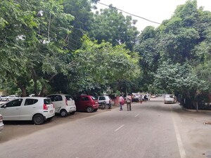 Parking in 2 BHK Apartment at Sector 37 – for Rent