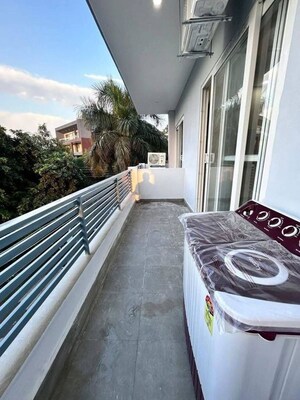 Balcony in 2 BHK Builder Floor at Sector 52 – for Rent