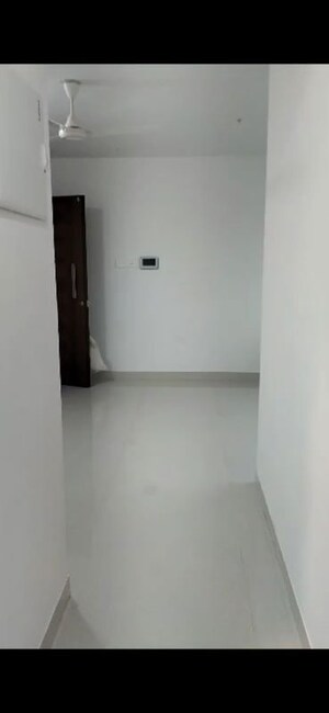 Room in 2 BHK Apartment at Arkade Serene, Malad West – for Rent