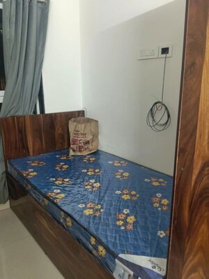  Pg For Rent in Dadar East