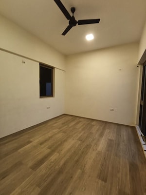 Room in 2 BHK Apartment at Sheth Auris Serenity Tower 3, Malad West – for Rent