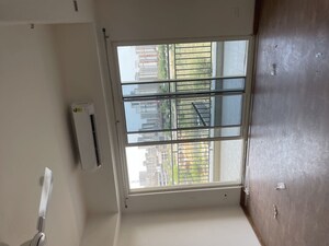 Room in 3.5 BHK Apartment at Godrej Air Sector 85, Sector 85 – for Rent