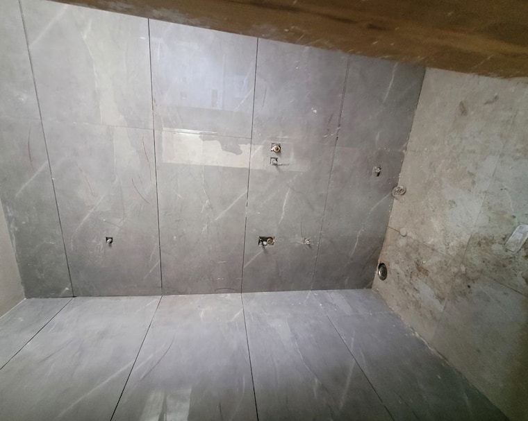 Bathroom, green fields colony 4 Bedroom 2000 Sq.Ft. Builder Floor In Green Fields Colony Faridabad 10569757