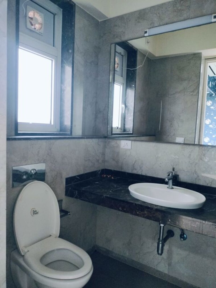 Bathroom, lnt-crescent-bay-t5 3 Bedroom 1850 Sq.Ft. Apartment In Parel Mumbai 10569775