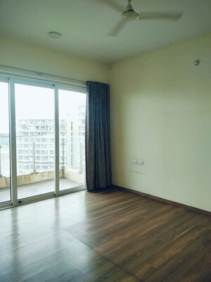 Room in 3 BHK Apartment at LnT Crescent Bay T5, Parel – for Rent