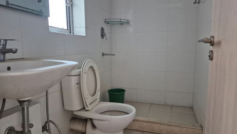 Bathroom, dlf-new-town-heights-i 3 Bedroom 1930 Sq.Ft. Apartment In Sector 90 Gurgaon 10569767