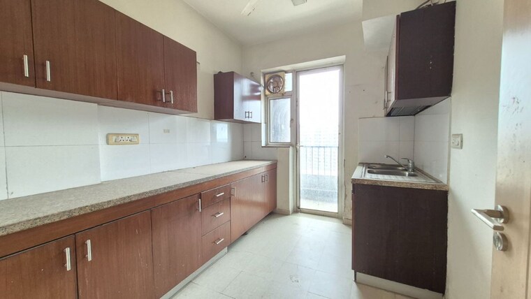 Kitchen, dlf-new-town-heights-i 3 Bedroom 1930 Sq.Ft. Apartment In Sector 90 Gurgaon 10569767