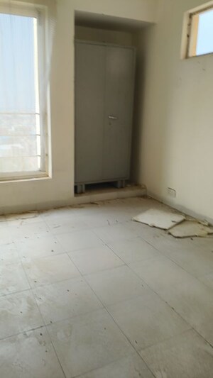 Room in 3 BHK Apartment at Adore Happy Homes Grand, Sector 85 – for Rent