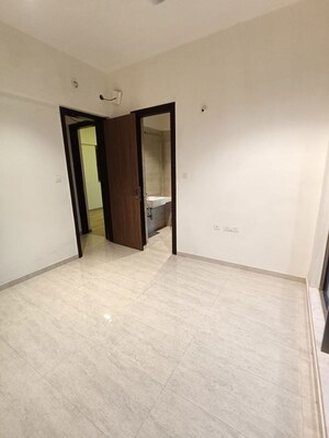 Room in 2 BHK Apartment at Sheth Auris Serenity Tower 3, Malad West – for Rent