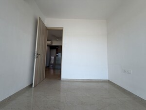 Room in 2 BHK Apartment at Aurum Q Residences, Ghansoli – for Sale