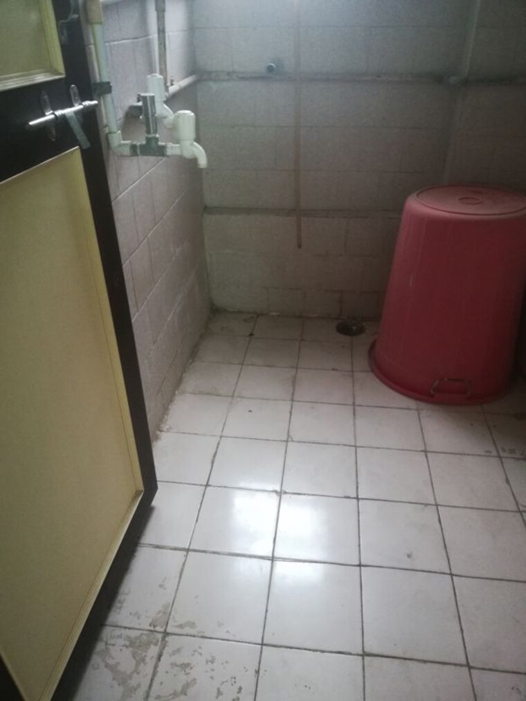 Bathroom, shubham-apartment-lokmanya-colony 1 Bedroom 600 Sq.Ft. Apartment In Kothrud Pune 10561257