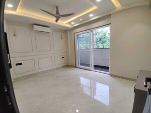 Room in 3 BHK Builder Floor at Sector 23 – for Rent