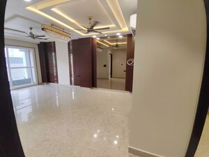 Room in 3 BHK Builder Floor at Sector 23 – for Rent
