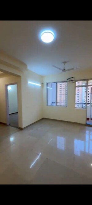2 BHK Apartment For Rent in Jaypee Kensington Park Apartments, Sector 133