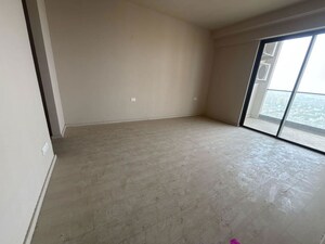 Room in 3 BHK Builder Floor at Sector 23 – for Rent