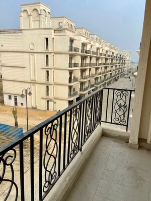 Balcony in 3 BHK Builder Floor at Central Park Flower Valley, Sohna Sector 33 – for Sale