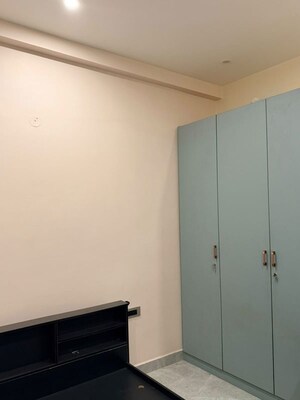 Room in 3 BHK Builder Floor at Sector 45 – for Rent