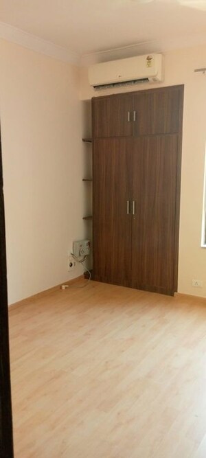 Room in 2 BHK Builder Floor at Unitech South City II, Sector 50 – for Rent